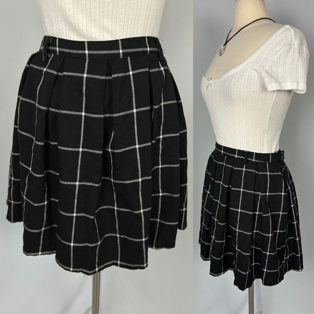 Hot Topic Mini Skirt Size XL Black White Plaid Pleated Academia Goth Grunge